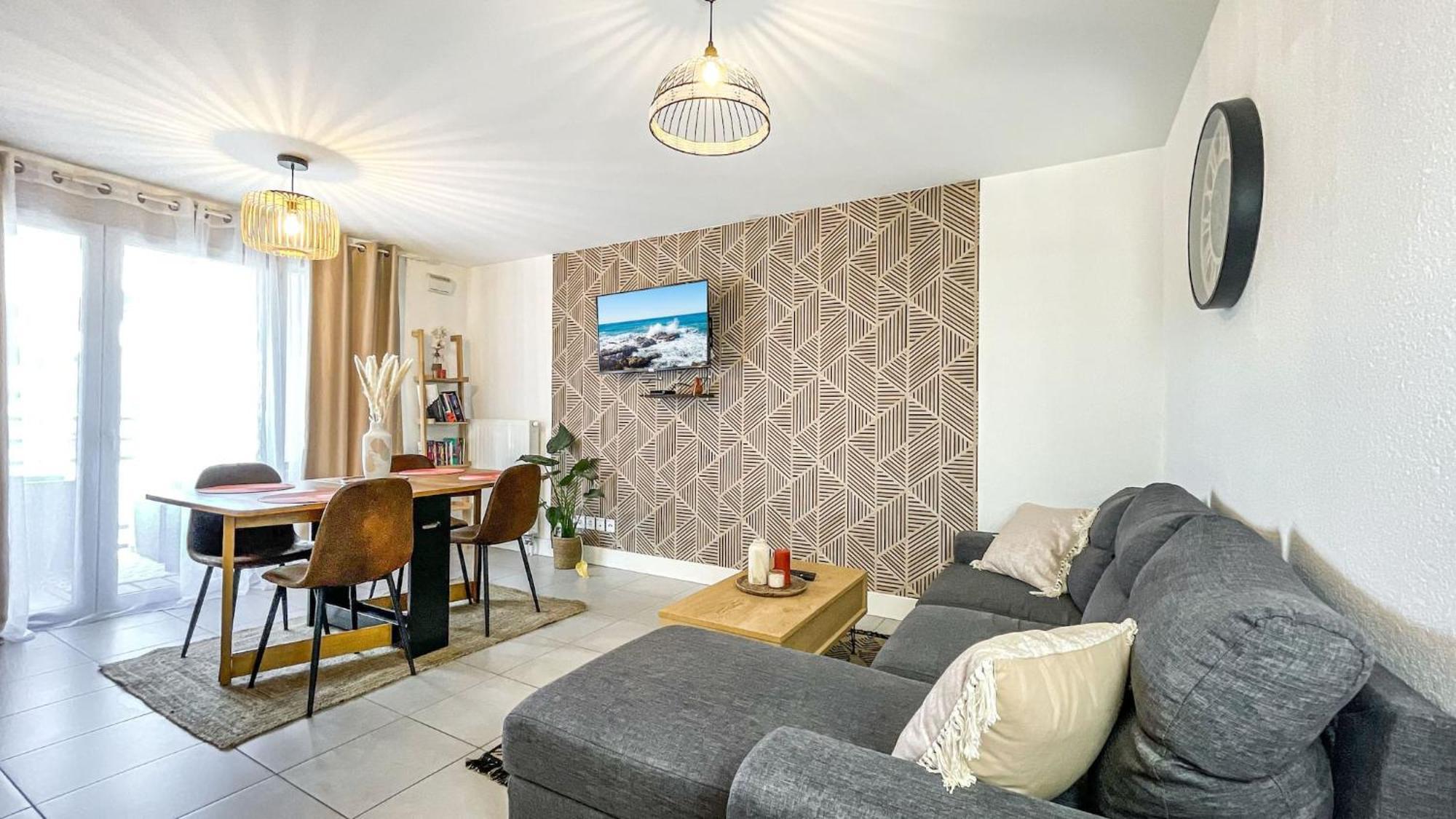 Homey Chloe - New - Parking Gratuit - Balcon Prive - Proche Geneve Annemasse Ngoại thất bức ảnh