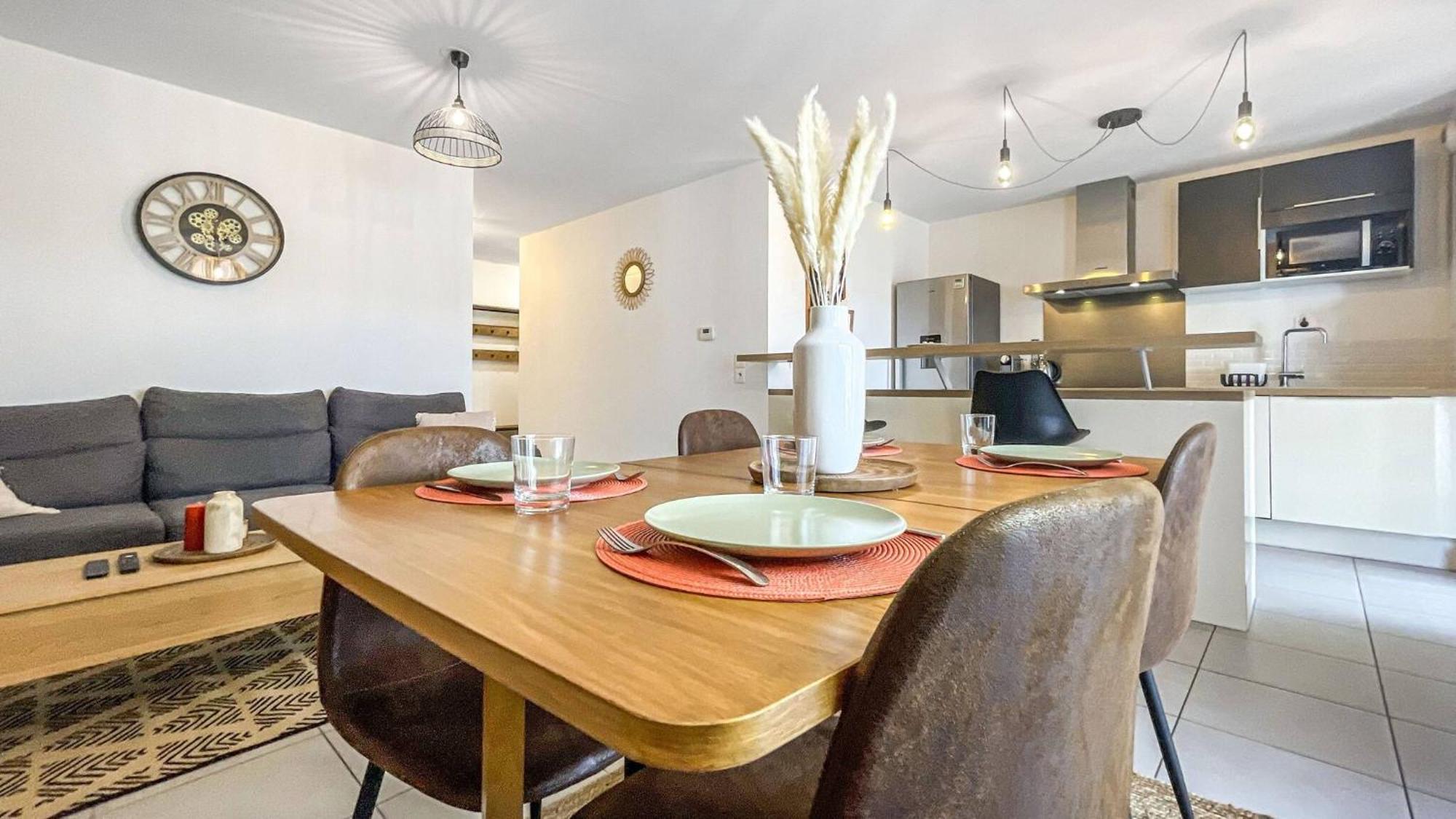 Homey Chloe - New - Parking Gratuit - Balcon Prive - Proche Geneve Annemasse Ngoại thất bức ảnh