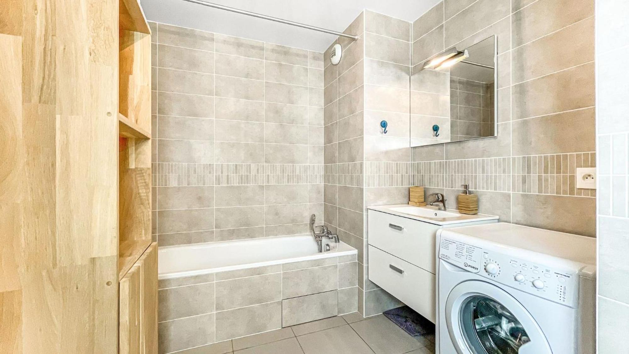 Homey Chloe - New - Parking Gratuit - Balcon Prive - Proche Geneve Annemasse Ngoại thất bức ảnh