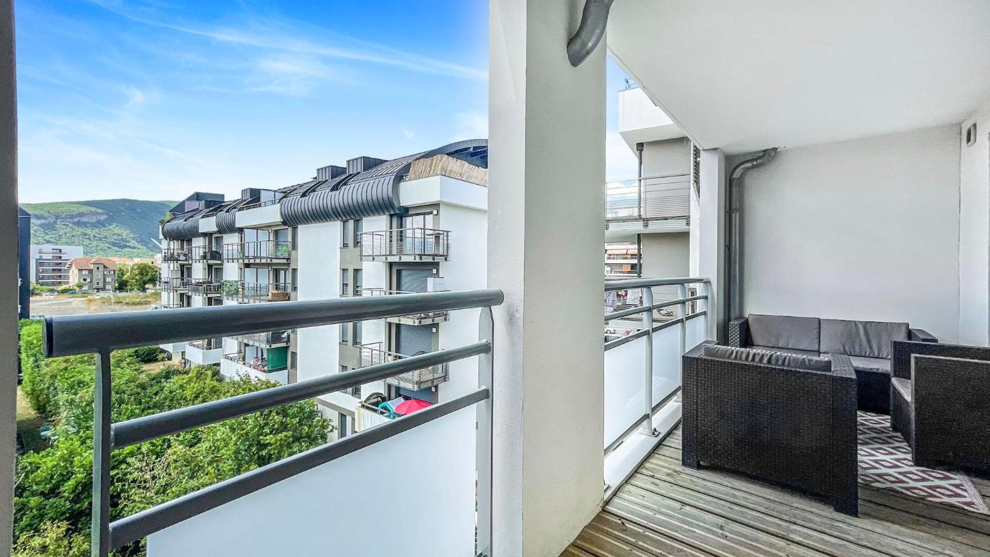 Homey Chloe - New - Parking Gratuit - Balcon Prive - Proche Geneve Annemasse Ngoại thất bức ảnh